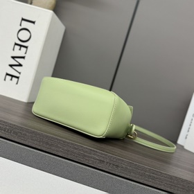 Loewe Новая версия сумки Puzzle Edge 