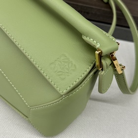 Loewe Новая версия сумки Puzzle Edge 