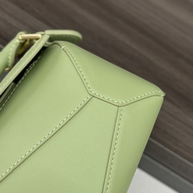 Loewe Новая версия сумки Puzzle Edge 