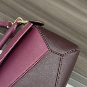 Loewe Новая модель — мини-сумка Puzzl