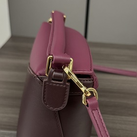 Loewe Новая модель — мини-сумка Puzzl