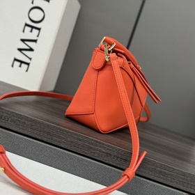 Loewe Новая версия сумки Puzzle Edge 