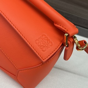 Loewe Новая версия сумки Puzzle Edge 