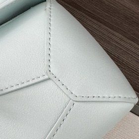 Loewe Новая версия сумки Puzzle Edge 