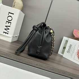 Кошелек Loewe Flamenco из мягкой кожи 