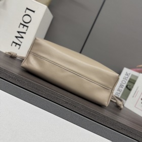Кошелек Loewe Flamenco из мягкой кожи 