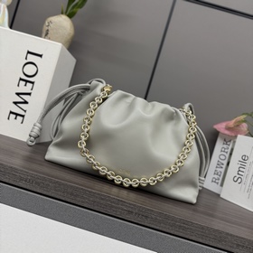 Кошелек Loewe Flamenco из мягкой кожи