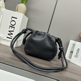 Loewe  Мини-сумочка Flamenco из мягко