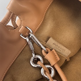 Новая модель Loewe — большая сумка Fla