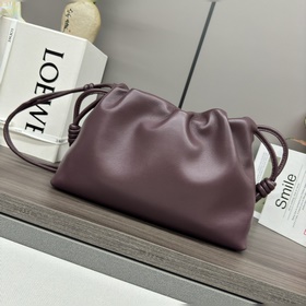 Кошелек Loewe Flamenco из мягкой кожи 