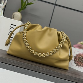 Новая модель Loewe — большая сумка Fla
