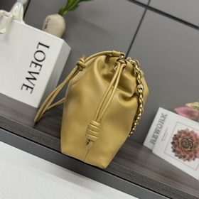 Новая модель Loewe — большая сумка Fla