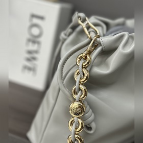 Новая модель Loewe — большая сумка Fla