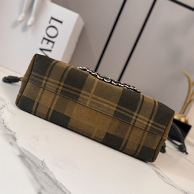 Loewe  Классическая сумка-клатч средн