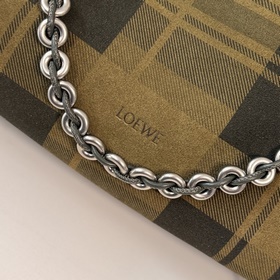 Loewe  Классическая сумка-клатч средн
