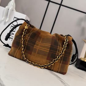 Loewe  Классическая сумка-клатч средн