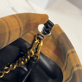 Loewe  Классическая сумка-клатч средн