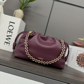 Кошелек Loewe Flamenco из мягкой кожи
