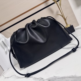 Новая модель Loewe — большая сумка Fla