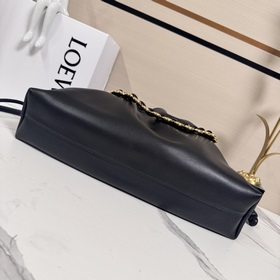 Новая модель Loewe — большая сумка Fla