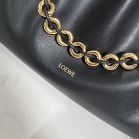 Новая модель Loewe — большая сумка Fla