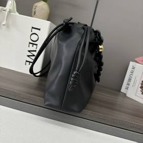 Новая модель Loewe — большая сумка Fla
