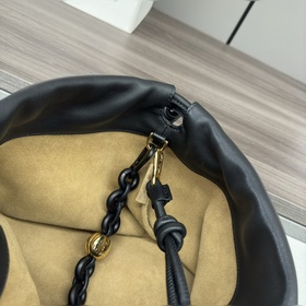 Новая модель Loewe — большая сумка Fla