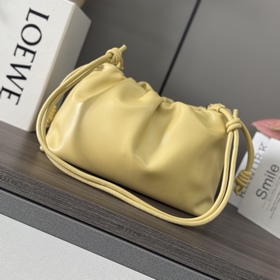 Кошелек Loewe Flamenco из мягкой кожи 
