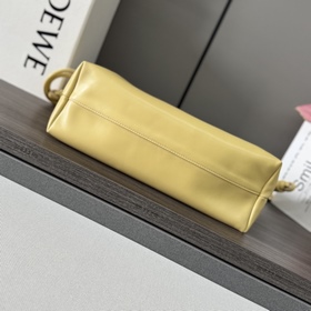 Кошелек Loewe Flamenco из мягкой кожи 