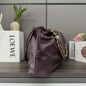 Новая модель Loewe — большая сумка Fla