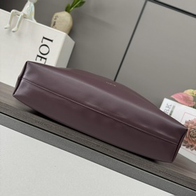 Новая модель Loewe — большая сумка Fla