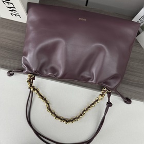 Новая модель Loewe — большая сумка Fla