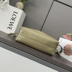 Кошелек Loewe Flamenco из мягкой кожи 