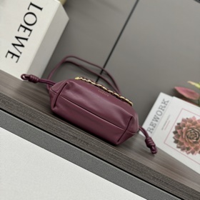 Loewe  Мини-сумочка Flamenco из мягко