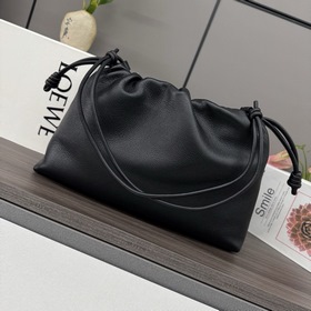 Новая модель Loewe — большая сумка Fla