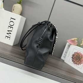 Новая модель Loewe — большая сумка Fla