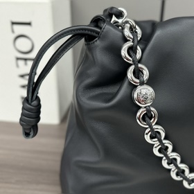Новая модель Loewe — большая сумка Fla