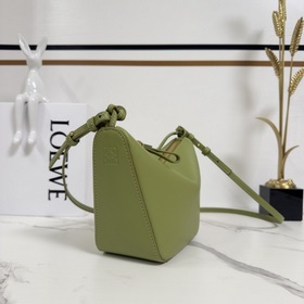 Loewe  Классическая сумка-хобо Hammoc