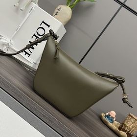 Loewe  Классическая сумка-хобо Hammoc