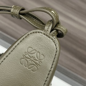 Loewe  Классическая сумка-хобо Hammoc