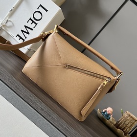 Loewe Новая версия сумки Puzzle Edge 