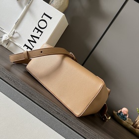 Loewe Новая версия сумки Puzzle Edge 