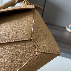 Loewe Новая версия сумки Puzzle Edge 