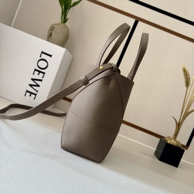 Новая мини-сумка Puzzle Fold от Loewe 