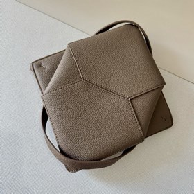 Новая мини-сумка Puzzle Fold от Loewe 