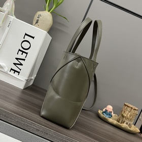 Новая мини-сумка Puzzle Fold от Loewe 