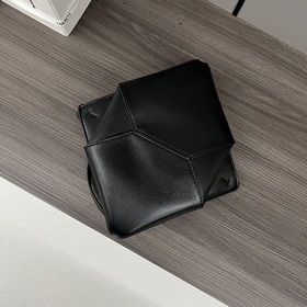 Новая мини-сумка Puzzle Fold от Loewe 