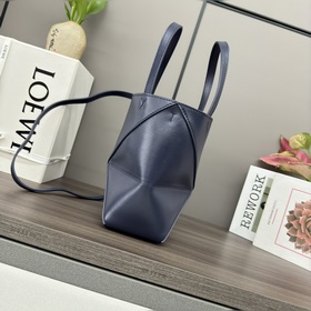 Новая мини-сумка Puzzle Fold от Loewe 