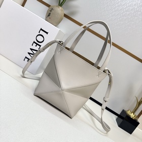 Новая мини-сумка Puzzle Fold от Loewe 