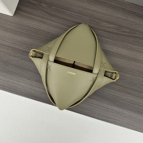 Новая мини-сумка Puzzle Fold от Loewe 